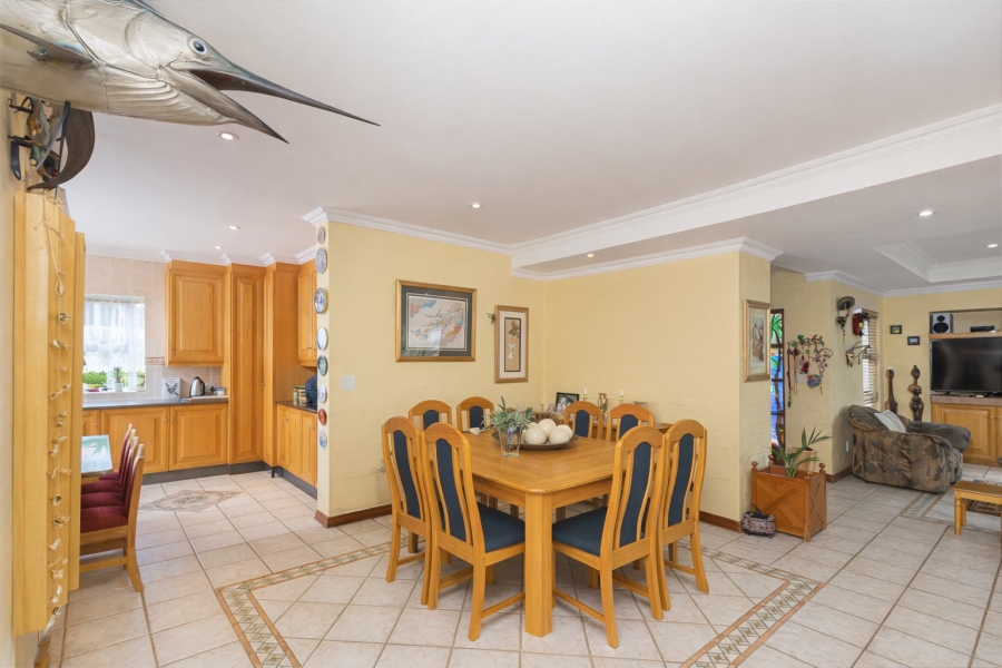 4 Bedroom Property for Sale in Caribbean Beach Club North West